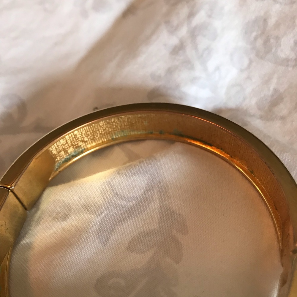 Cuff bracelet - Picture 4 of 5